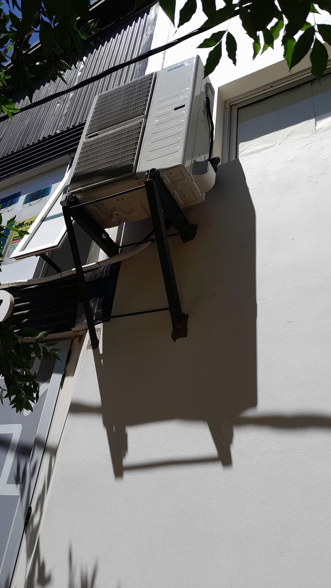 Unidad interior colocada con prolijidad